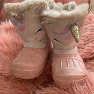 Cat & Jack unicorn snow boots size 7